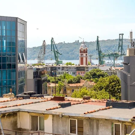 Central Train Station Flat With Port View Varna Exterior photo